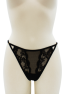 Tanga noir en dentelle avec bijou losanges dorés