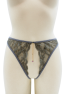 String gris avec bijou couleur aléatoire et chaîne dorée