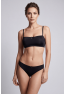 Culotte noire en dentelle avec nœud en satin