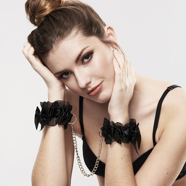 Menottes Frou Frou - Noir — Bijoux Indiscrets, sélection SENVÉLYA