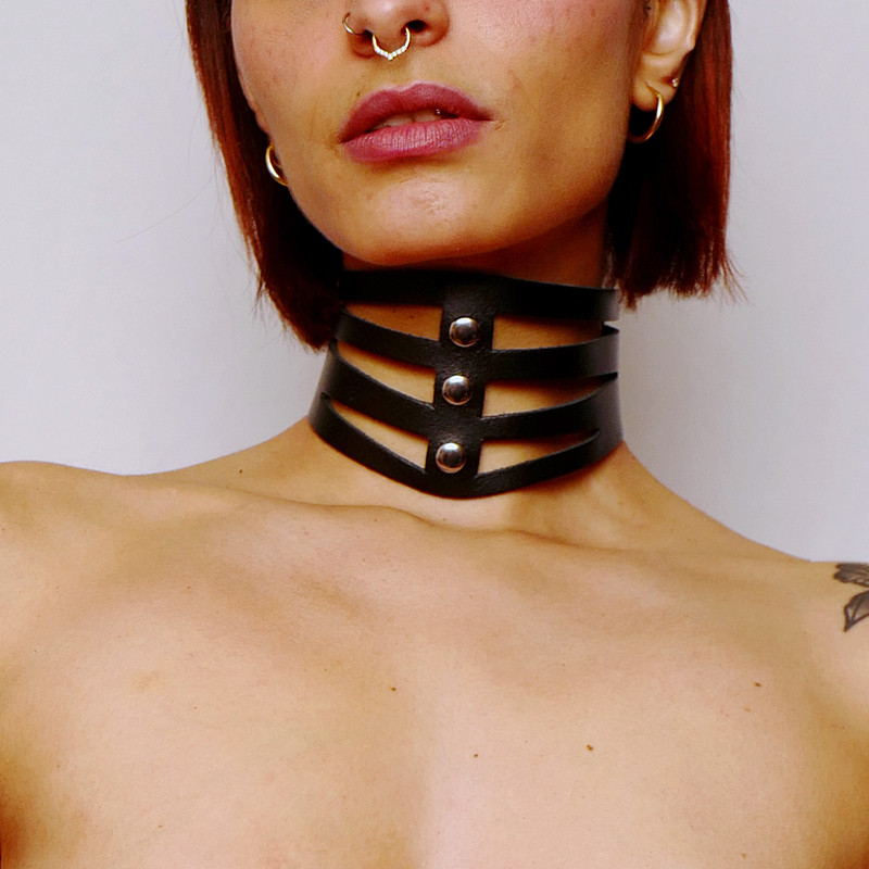 Collier découpé en cuir Noir — The Sinners, sélection SENVÉLYA